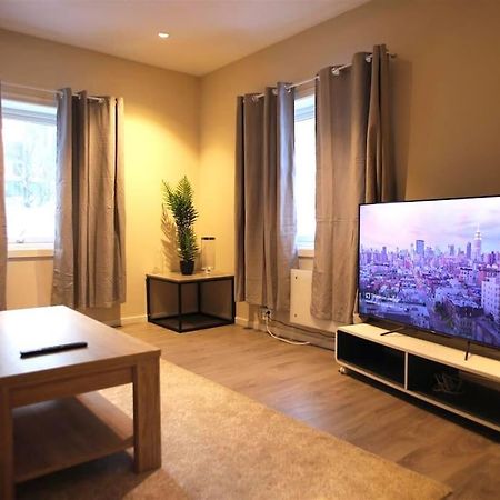 Sentral Leilighet Med 3 Soverom 哈尔斯塔 外观 照片