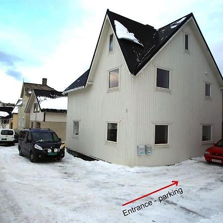Sentral Leilighet Med 3 Soverom 哈尔斯塔 外观 照片