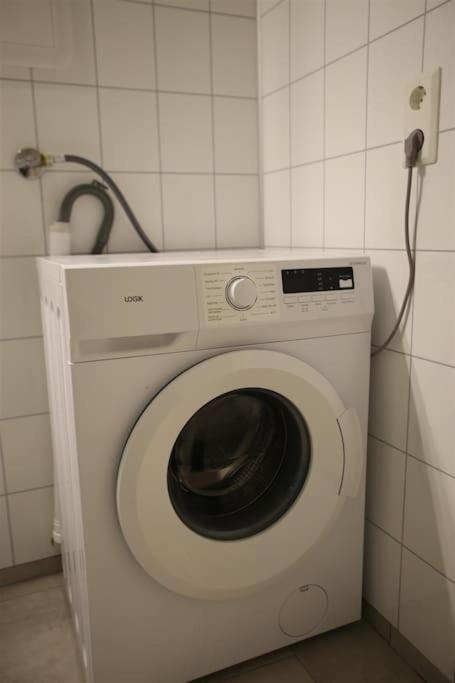 Sentral Leilighet Med 3 Soverom 哈尔斯塔 外观 照片