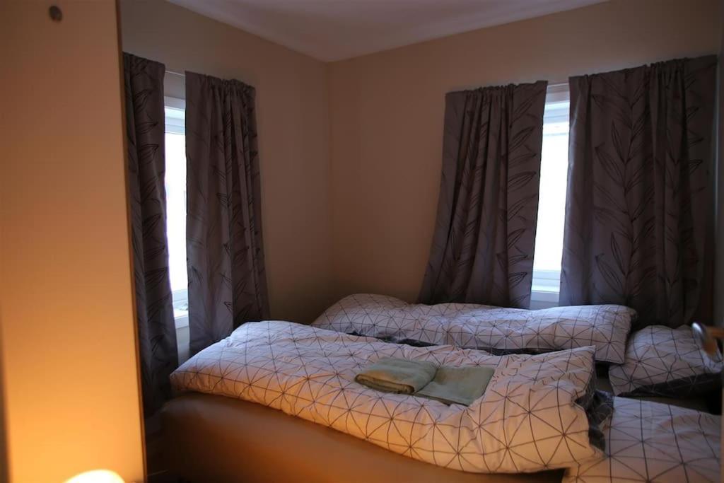 Sentral Leilighet Med 3 Soverom 哈尔斯塔 外观 照片